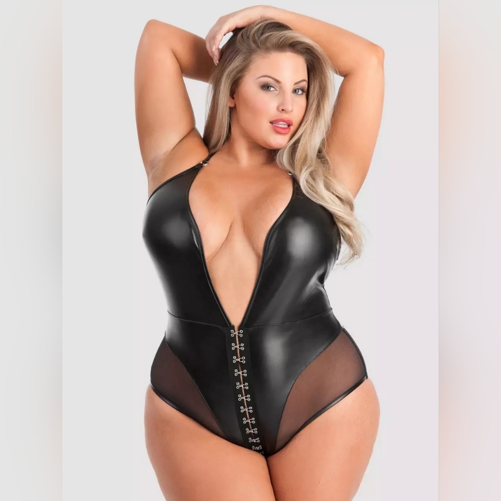 Lovehoney Plus Size Fierce Plunging Mesh and Leather-Look Body - Picture 2 of 5